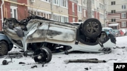 Разрушенный автомобиль после ракетного удара по Белгороду. 5 января 2024 года,