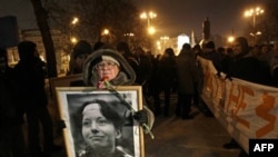 В Москве состоялось траурное шествие и митинг памяти адвоката Станислава Маркелова и журналистки Анастасии Бабуровой. 19 января 2011 года