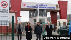 Sırrı Süreyya Önder, Pervin Buldan ve Ahmet Türk’ten oluşan DEM Parti İmralı heyetinin gelecek hafta içinde İmralı Cezaevi’nde bulunan PKK lideri Abdullah Öcalan’la görüşerek ikinci görüşme turuna başlaması bekleniyor.