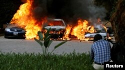 Во время теракта в Найроби, около гостинично-офисного комплекса, взорвались несколько автомобилей